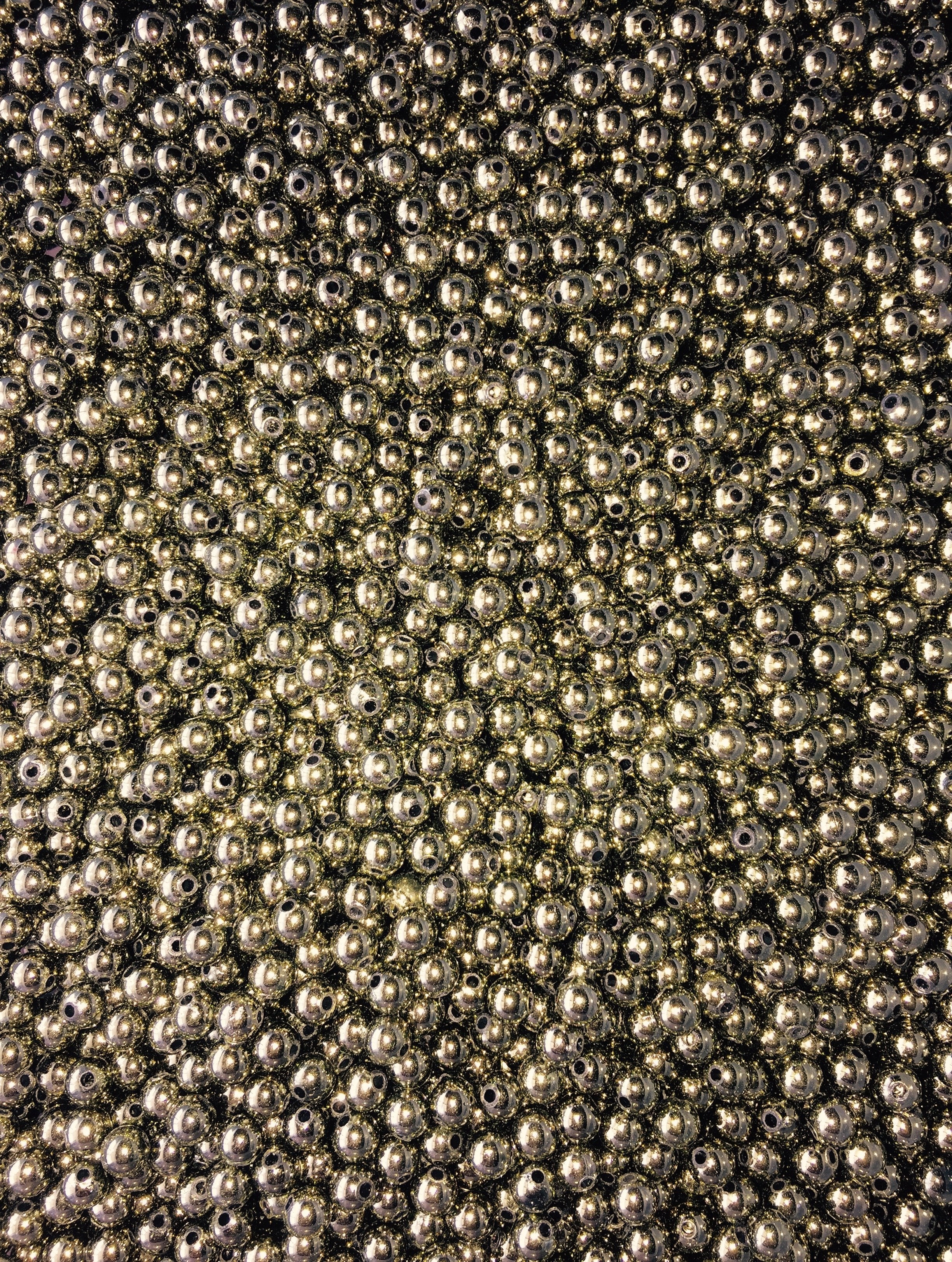 D19-Metallic Army Green Beads